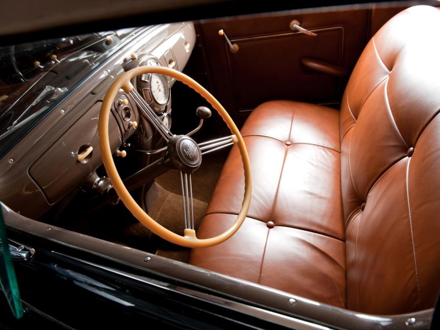  Lincoln Zephyr Convertible Sedan 1938 года  (фото 42 из 46)